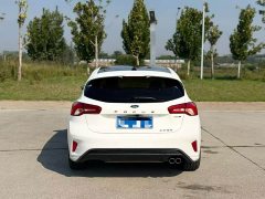 Ford Focus Hatchback EcoBoost 180 Automatic ST Line - ფოტო 8