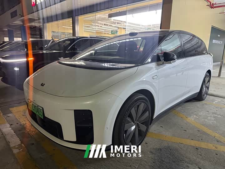Li Auto i8 Standard Edition - ავტომობილი ჩინეთიდან