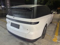 Li Auto i8 Standard Edition - ფოტო 10