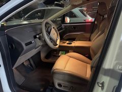 Li Auto i8 Standard Edition - ფოტო 4