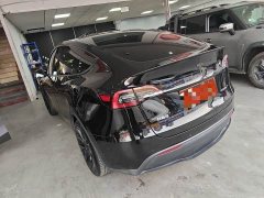 Tesla Model Y Rear-Wheel Drive - ფოტო 4