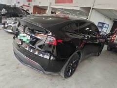 Tesla Model Y Rear-Wheel Drive - ფოტო 5