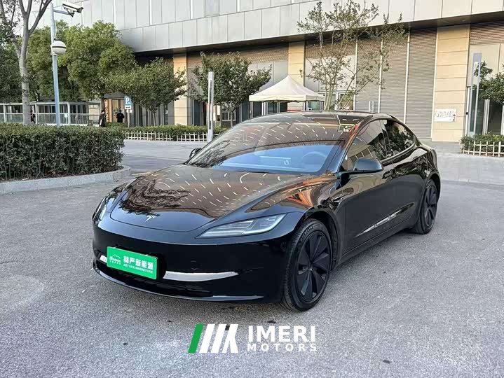 Tesla Model 3 Rear-Wheel Drive
