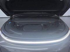 Li Auto L7 Pro - ფოტო 10