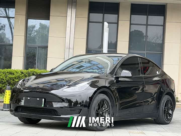 Tesla Model Y Facelift Rear-Wheel Drive