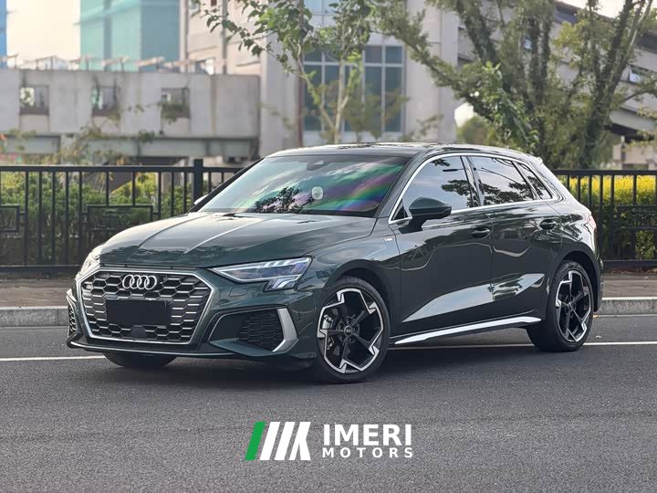 Audi A3 Sportback 35 TFSI Luxury Sport - ავტომობილი ჩინეთიდან