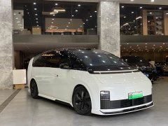 Li Auto MEGA Home Family Edition - ფოტო 3
