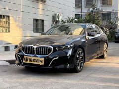 BMW 5 Series 525Li M Sport Package - ფოტო 1