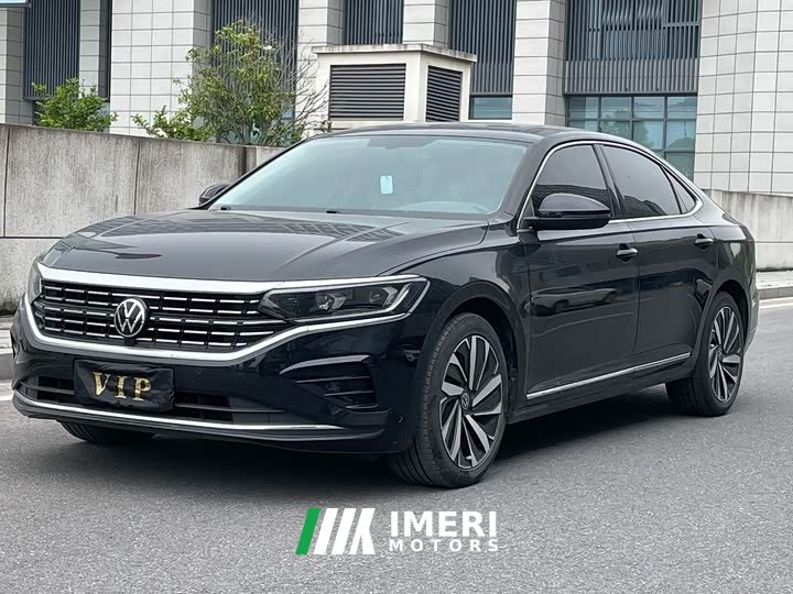 Volkswagen Passat 330TSI Elite - ავტომობილი ჩინეთიდან