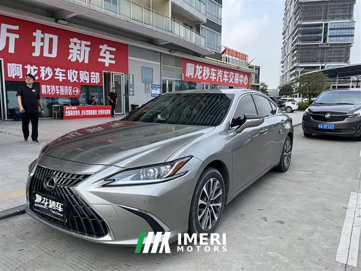 Lexus ES 200 Premium Edition