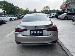 Lexus ES 200 Premium Edition - ფოტო 8