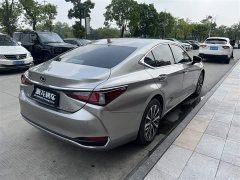 Lexus ES 200 Premium Edition - ფოტო 9