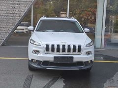 Jeep Liberty Light 2020 2.0L FWD Classic Sport Edition - ფოტო 2