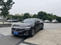 Volkswagen Passat 330TSI Luxury - ფოტო 1