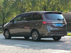 Buick GL8 Land Official Business Class 652T Comfort Edition - ფოტო 5