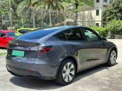 Tesla Model Y Standard Range RWD - ფოტო 9