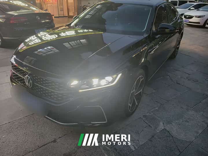 Volkswagen Passat Facelift 330TSI Starry Sky Elite