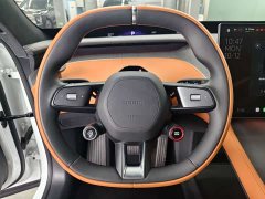 Xiaomi YU7 2025 Four-Wheel Drive Max Edition - ფოტო 8