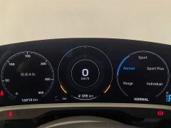 Porsche Taycan - ფოტო 10