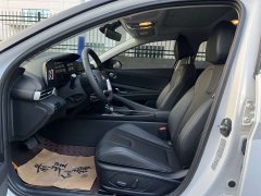 Hyundai Elantra 1.5L CVT Luxury - ფოტო 2