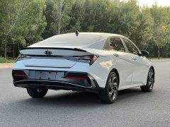 Hyundai Elantra 1.5L CVT Luxury - ფოტო 6