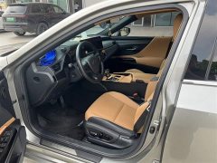 Lexus ES 200 Excellence Edition - ფოტო 5