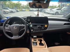 Lexus ES 200 Excellence Edition - ფოტო 7