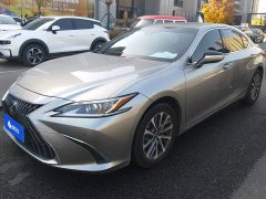 Lexus ES 260 Excellence Edition - фото 1