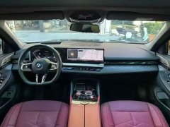 BMW 5 Series 530Li Luxury M Sport Package - ფოტო 3