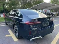 BMW 5 Series 530Li Luxury M Sport Package - ფოტო 4