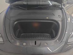 Tesla Model Y Rear-Wheel Drive - ფოტო 10