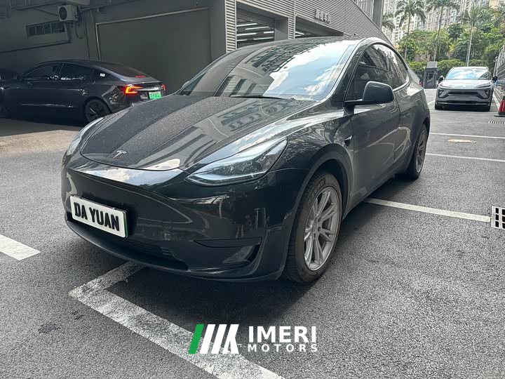 Tesla Model Y Facelift Rear-Wheel Drive