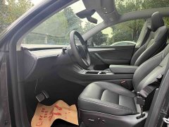 Tesla Model Y Rear-Wheel Drive - ფოტო 4