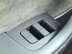 Tesla Model Y Rear-Wheel Drive - ფოტო 17