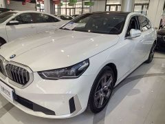 BMW 5 Series 530Li Premier Luxury Package - ფოტო 2
