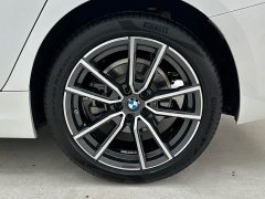 BMW 3 Series 320Li M Sport Package - ფოტო 17