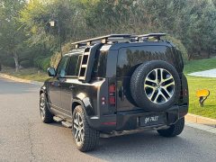 Land Rover Defender Facelift 110 3.0T P400 Dark Edition - ფოტო 5