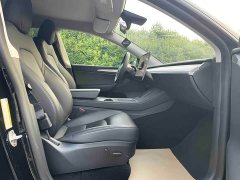 Tesla Model Y Rear-Wheel Drive - ფოტო 9