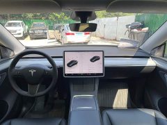 Tesla Model Y Rear-Wheel Drive - ფოტო 3