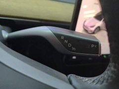 Tesla Model Y 2022 Facelift Rear-Wheel Drive - ფოტო 16