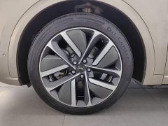Li Auto L9 Max - ფოტო 17