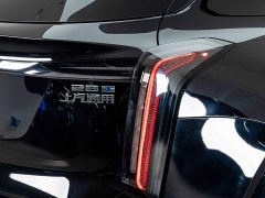 Cadillac XT5 2025 2.0T Luxury - ფოტო 8