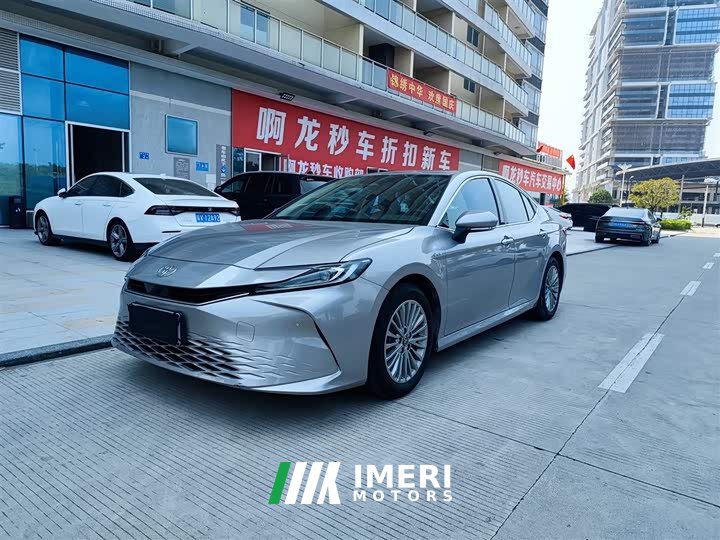 Toyota Camry Hybrid 2.0L HGVP Luxury