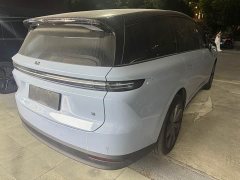 Li Auto i8 Standard Edition - ფოტო 10