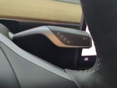Tesla Model Y Long Range All-Wheel Drive - ფოტო 16