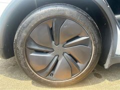 Tesla Model Y Rear-Wheel Drive - ფოტო 8