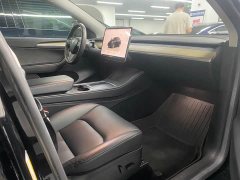 Tesla Model Y Rear-Wheel Drive - ფოტო 4