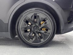 Tesla Model Y Rear-Wheel Drive - ფოტო 15