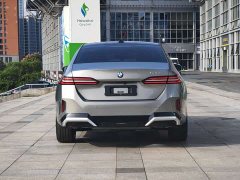 BMW 5 Series 530Li Premier M Sport Package - ფოტო 3