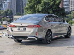 BMW 5 Series 530Li Premier M Sport Package - ფოტო 4